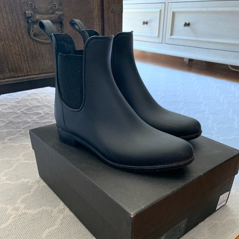 J.Crew Matte Chelsea rain boots
Sold out online - Picture 3 of 6